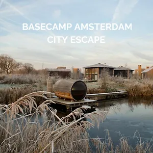 Basecamp 4* Amsterdam
